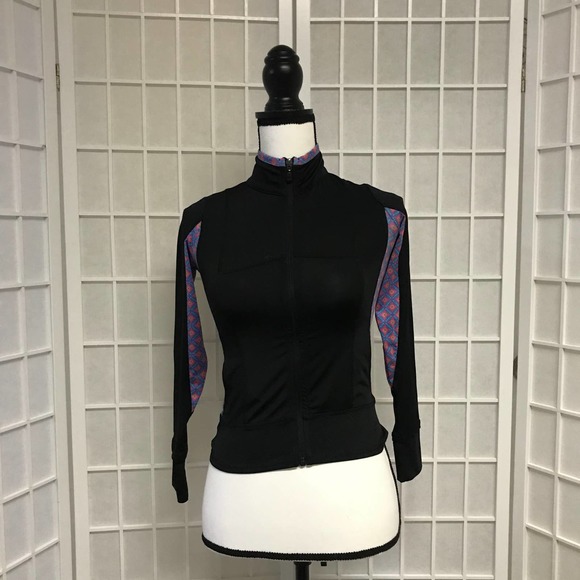 Girls Small 90 Degree and Kyodo Jackets - Picture 2 of 4